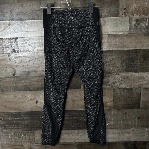 Lululemon Wunder Under Mesh Leggings 6 - Picture 4 of 7